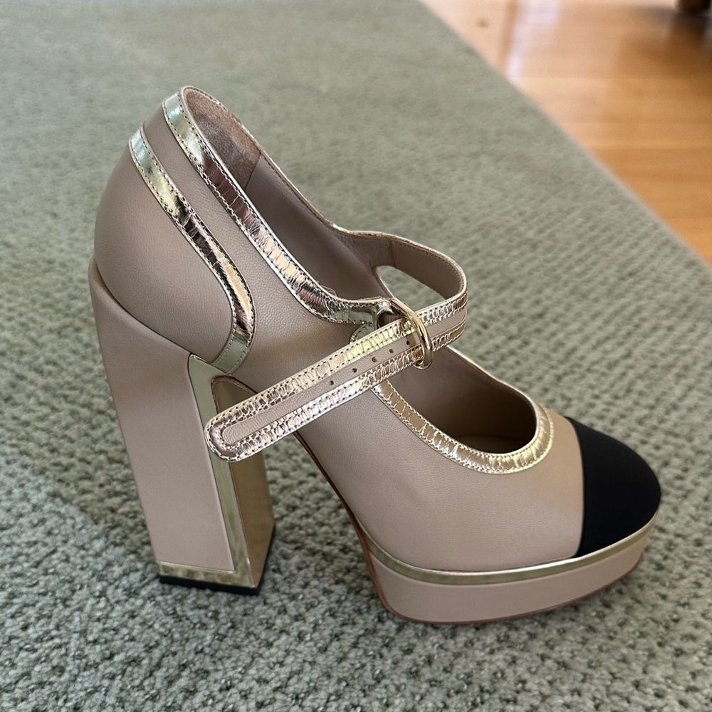 Chanel Mary Jane block heels 2019 - Picture 8 of 14